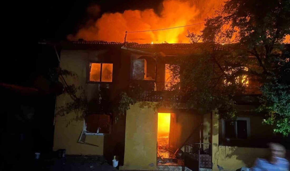 Bolu'nun Göynük ilçesinde, 90 yaşındaki Fatma Kevşek'in yaşadığı ahşap evde