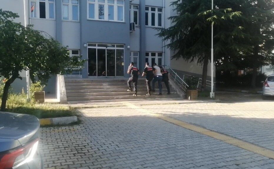 Isparta'nın Yalvaç ilçesinde 69 yaşındaki Mehmet Başoda, sürücü Mevlüt Y.'nin