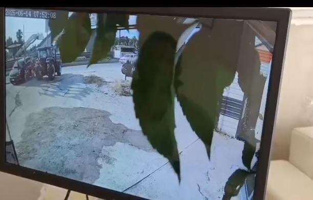 Antalya'da Bekir Bülbül’ün yeni aldığı aracı, saban takılı traktör tarafından