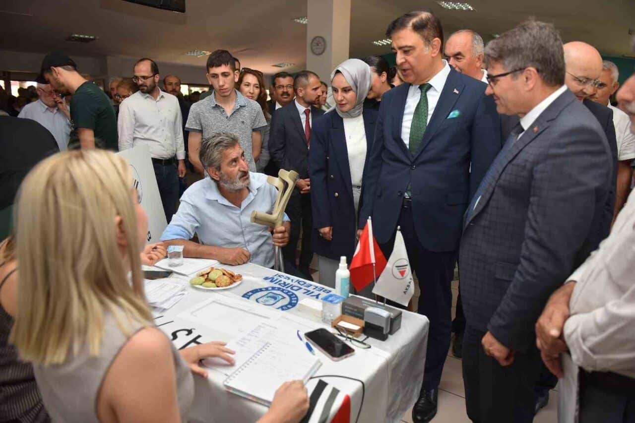 Yıldırım Belediyesi'nin düzenlediği Engelli İstihdam Buluşması'nda 81 firma, 2 bin