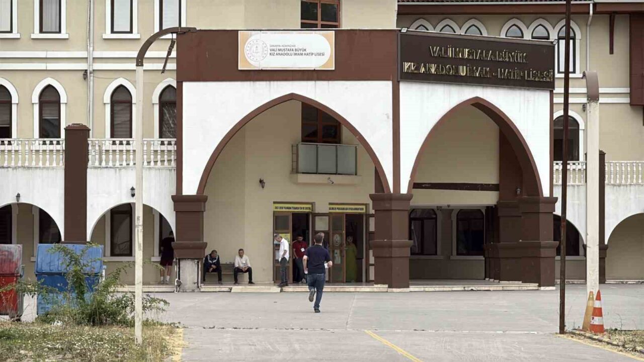 Yükseköğretim Kurumları Sınavı'nın (YKS) birinci oturumu olan Temel Yeterlilik Testi