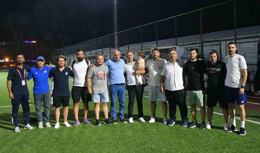 Yunusemre Belediyespor U17 Futbol Takımı, İzmir'de düzenlenen U17 Türkiye Futbol