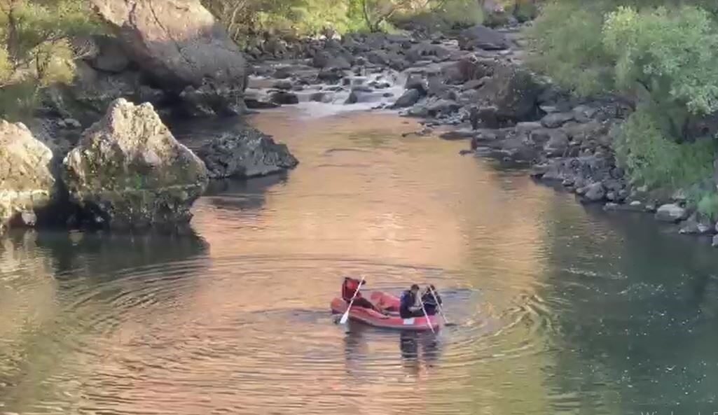 Ardahan'ın Çıldır ilçesinde Kura Nehri'ne giren üç kişiden biri boğuldu,