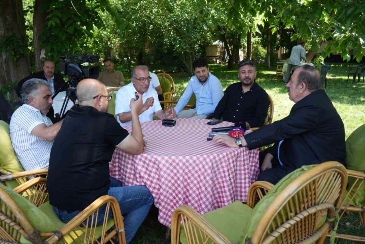 Muşspor'un 35 yıl aradan sonra 2. Lig’e çıkmasını değerlendiren eski