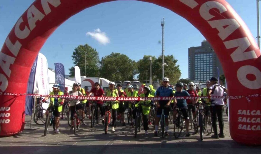İstanbul’da 15 Temmuz Derneği tarafından düzenlenen bisiklet turuna 500 sporcu