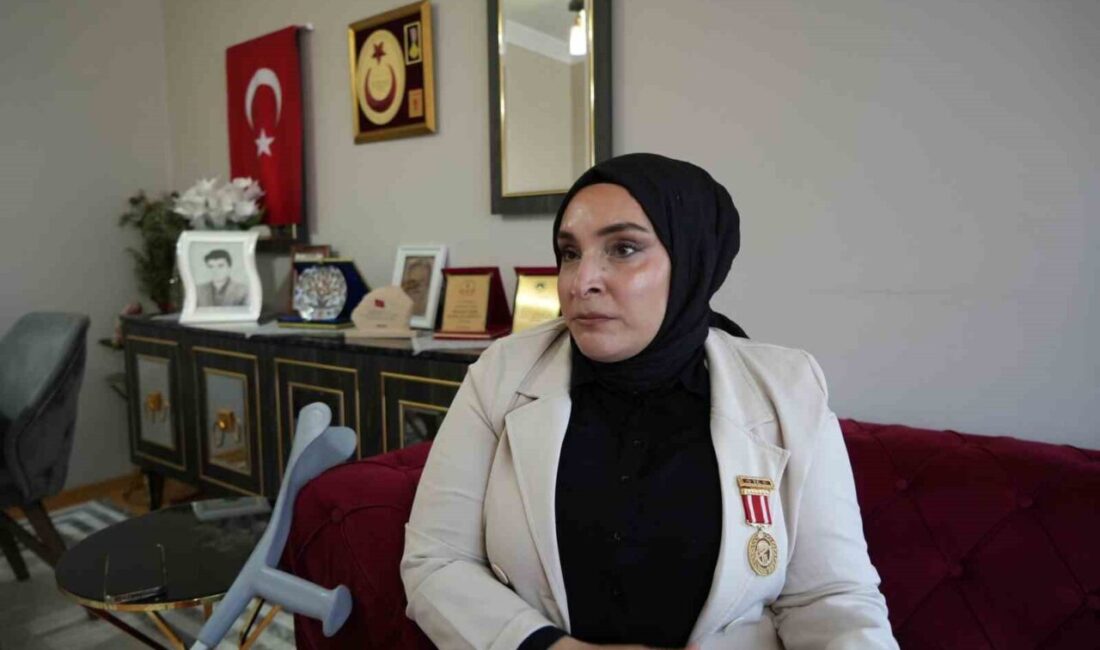 İstanbul'da 15 Temmuz'da darbecilere direnirken tank altında eşi şehit düşen