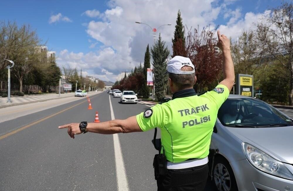 Düzce'de gerçekleştirilen trafik denetimlerinde, 30 Haziran - 6 Temmuz 2025