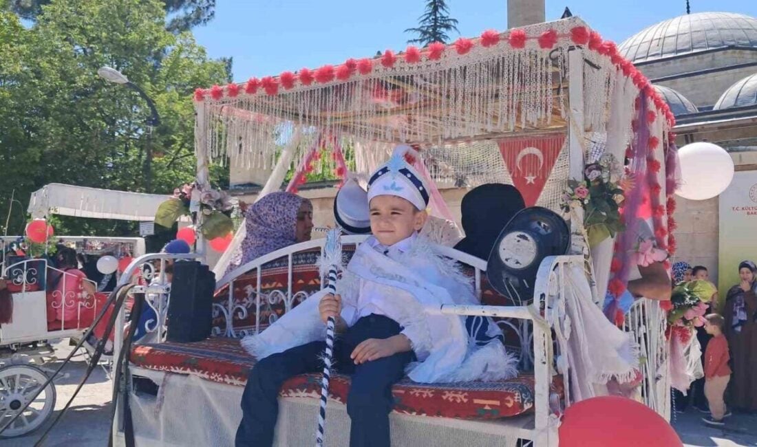 Karaman'da, Konya Vakıflar Bölge Müdürlüğü tarafından düzenlenen sünnet töreninde 25