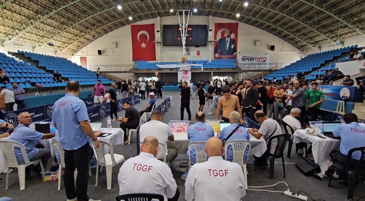 Bu yıl 664.'sü düzenlenecek Tarihi Kırkpınar Yağlı Güreşleri'nde 826 pehlivan,