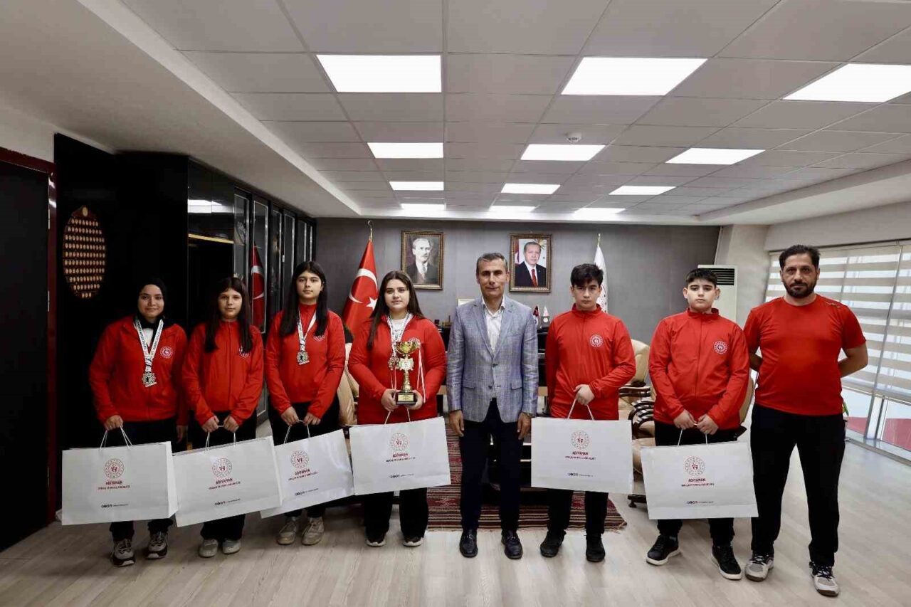 Mersin'de düzenlenen Havalı Silahlar Emin Sosyal Kupası'nda Adıyamanlı Sedef Suden