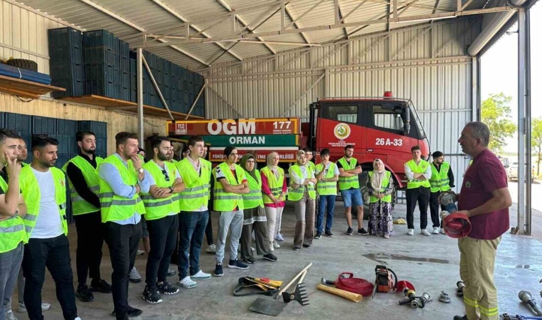 AK Parti Tepebaşı Gençlik Kolları, Orman Bölge Müdürlüğü'nün düzenlediği yangın