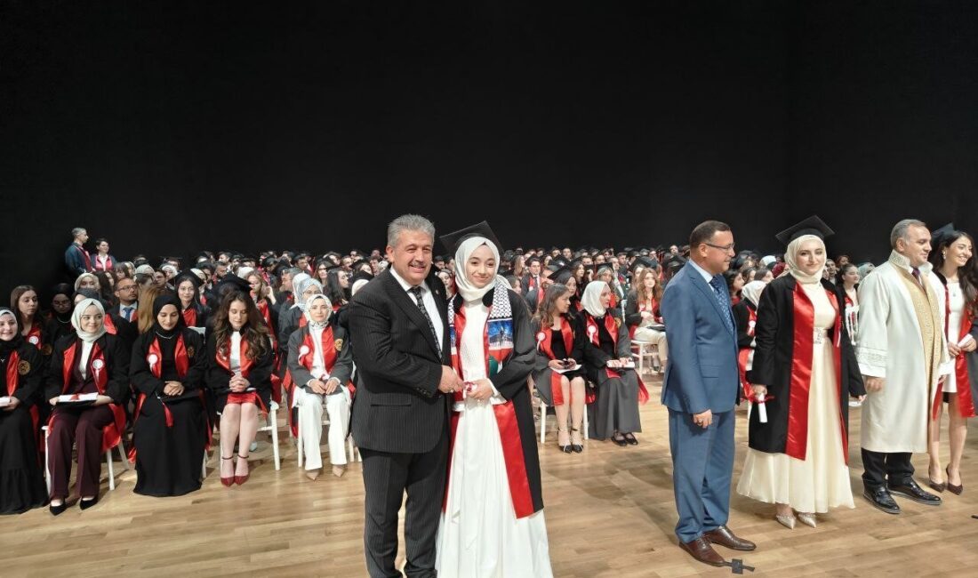 Erciyes Üniversitesi Tıp Fakültesi’ndeki 51. dönemin mezuniyet töreninde AK Parti