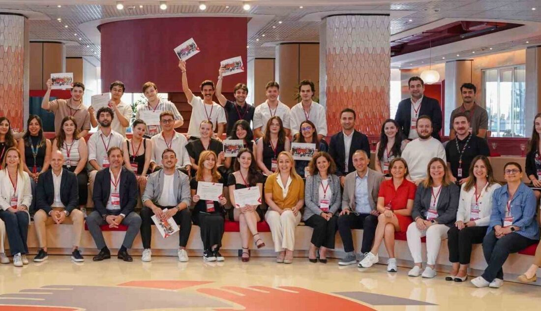 Akbank Gençlik Akademisi, 18-25 yaş arası üniversite öğrencilerine yönelik olan