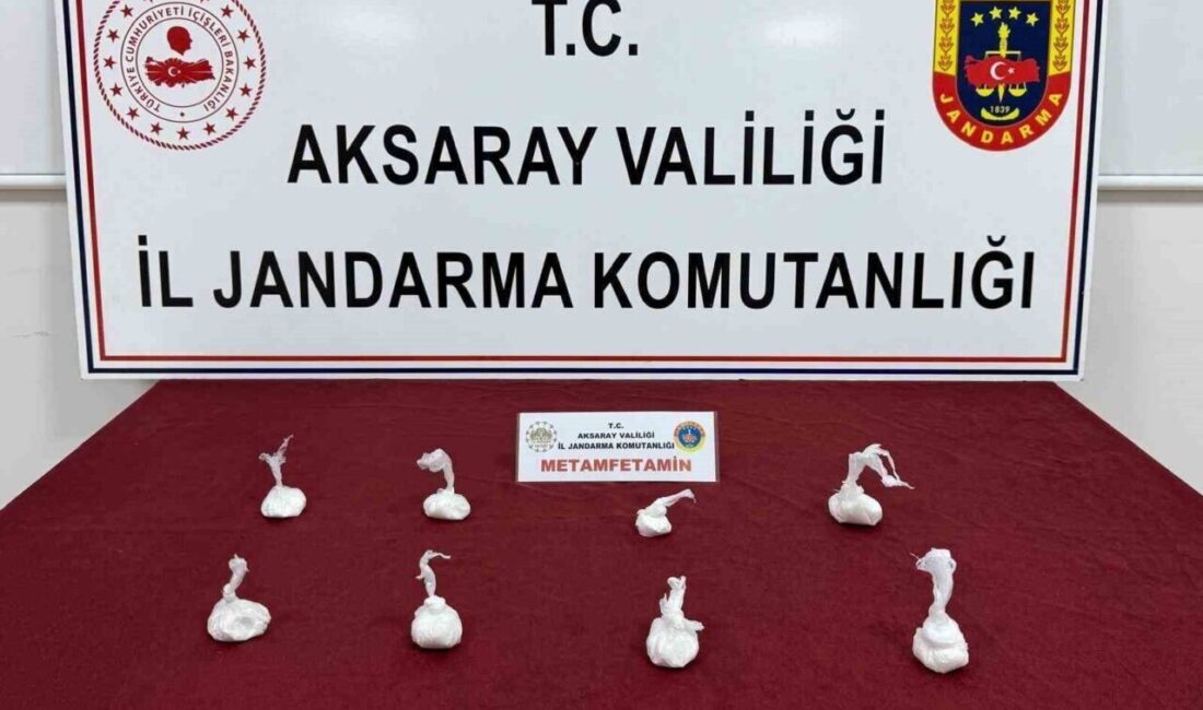 Aksaray'da jandarma, Kırşehir'den uyuşturucu sevk etmeye çalışan M.A.B. ve Ç.B.