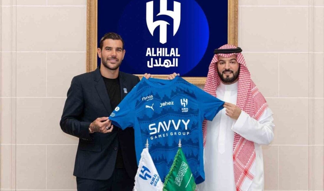 Suudi Arabistan'ın Al Hilal takımı, Milan'ın sol bek oyuncusu Theo
