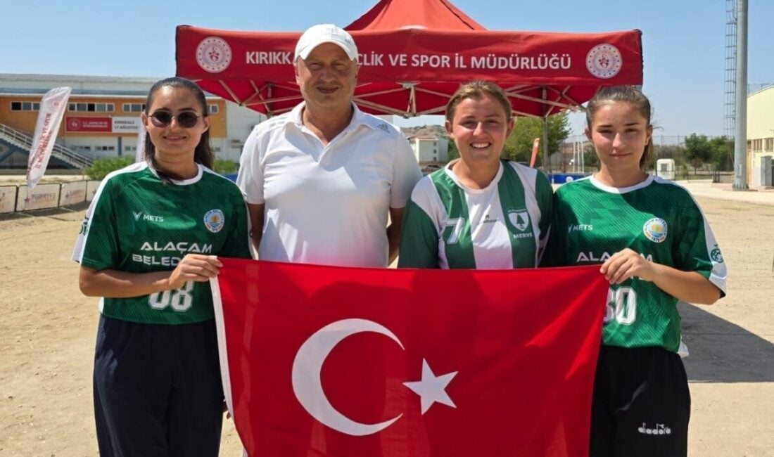 Kırıkkale'de düzenlenen Dünya Petank Şampiyonası Milli Takım Seçmeleri'nde Merve Deniz,