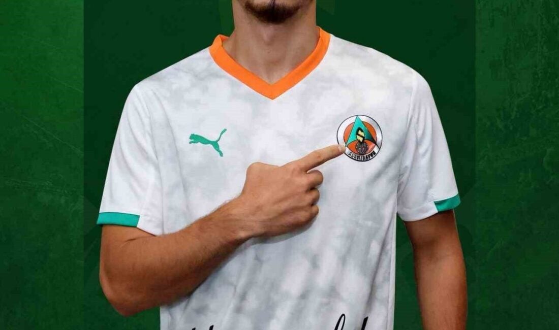 Corendon Alanyaspor, Borussia Dortmund'dan Baran Moğultay'ı kiralık olarak kadrosuna kattı.