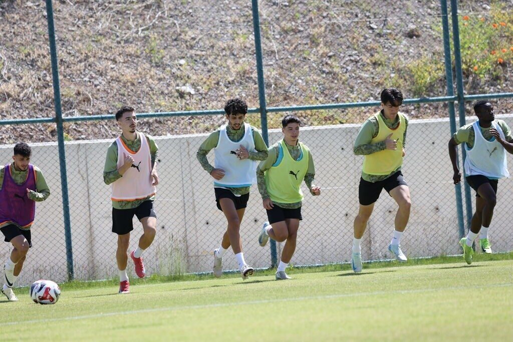 Corendon Alanyaspor, 2025-2026 Süper Lig sezonu hazırlıklarına Erzurum'daki Palandöken Yüksek