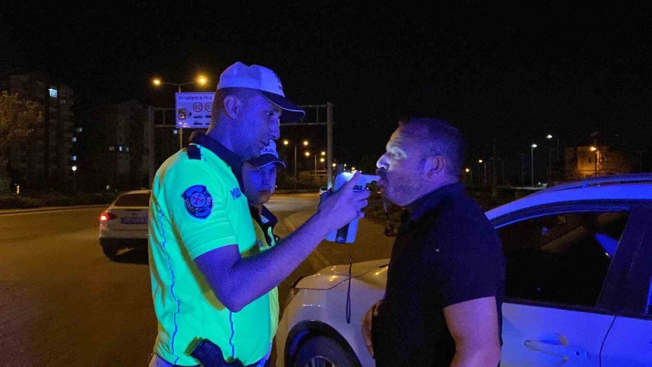 Konya'nın Selçuklu ilçesinde İ.B. adlı sürücünün alkollü olduğu tespit edildi.