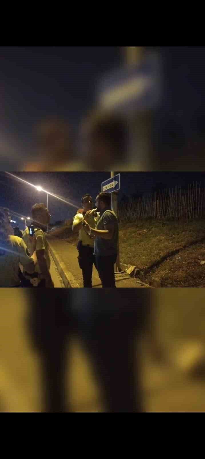 Sancaktepe'de trafik denetiminde alkolmetreye üflemeyi reddeden sürücü, polise zor anlar