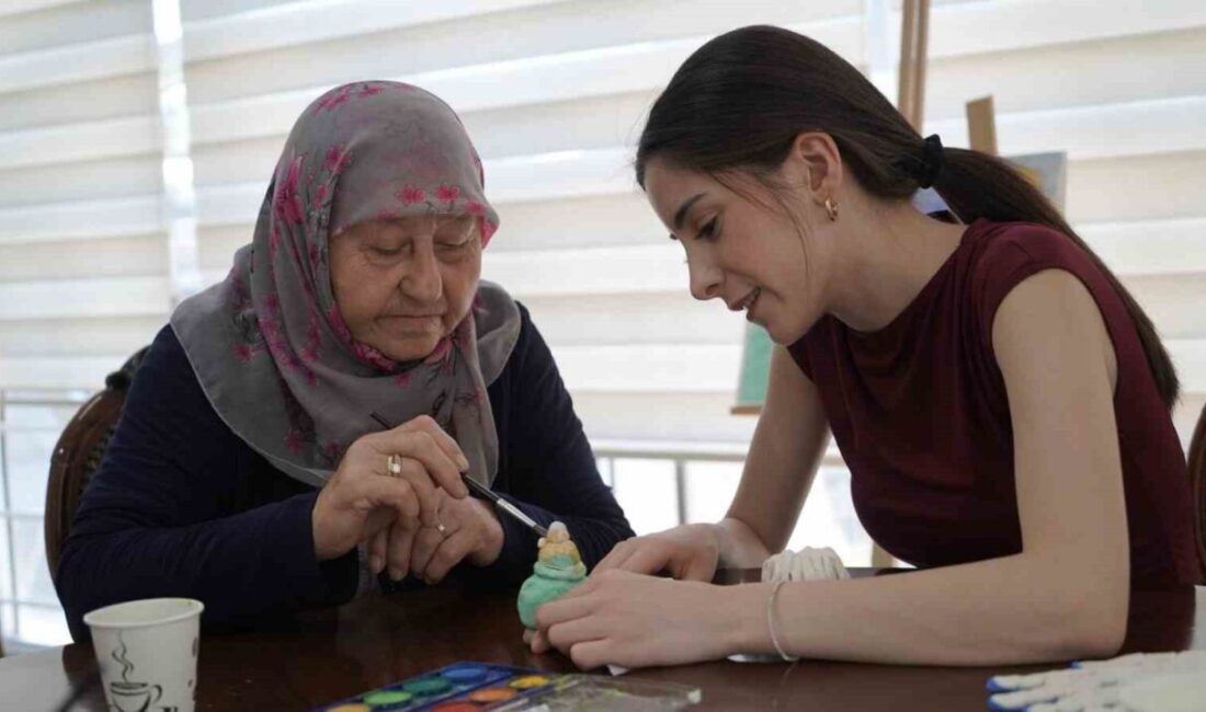 Yunusemre Belediye Başkanı Semih Balaban, Alzheimer ve Demans Danışma Merkezi'ni