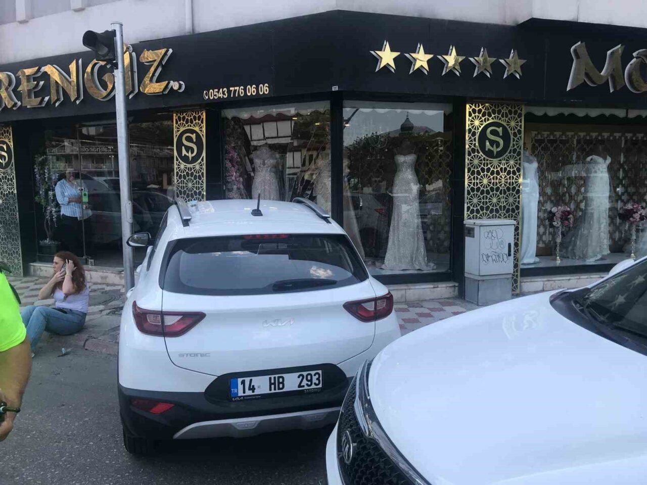 Amasya'da Feride Hande Y. yönetimindeki otomobil, İrfan Kamil A. ile