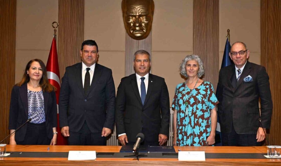 Anadolu Üniversitesi ile Kıbrıs Doğu Akdeniz Üniversitesi iş birliği protokolü