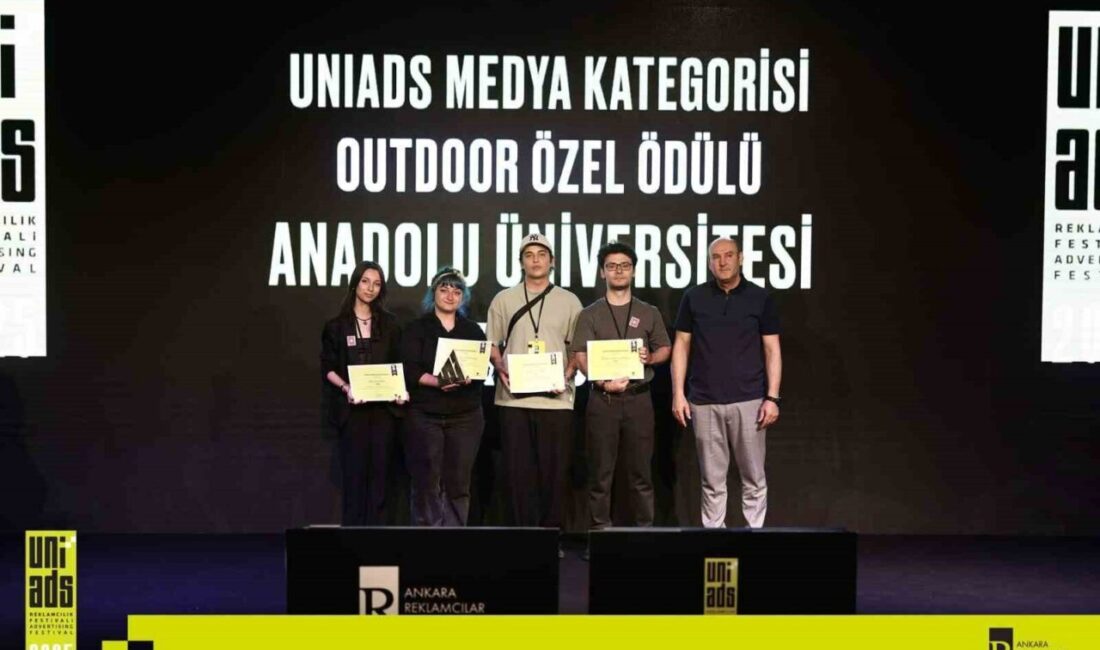 Ankara'da düzenlenen "UNIADS: Üniversiteler Arası Reklamcılık Festivali 2025"te Anadolu Üniversitesi