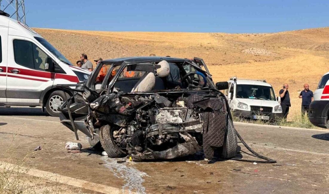 Ankara'nın Polatlı ilçesinde iki aracın kafa kafaya çarpışması sonucu 32