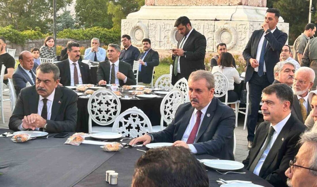 Ankara Etnografya Müzesi'nde düzenlenen iftar programına Milli Eğitim Bakanı Yusuf