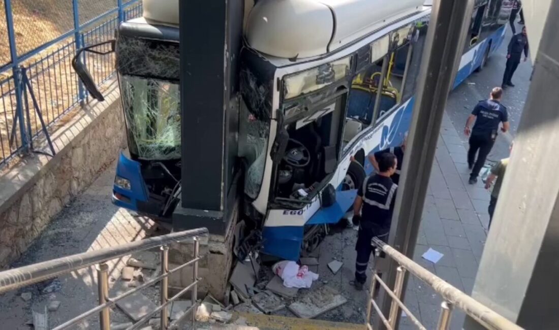 Ankara'nın Keçiören bölgesinde bir EGO otobüsü kaza geçirdi; olayda birçok