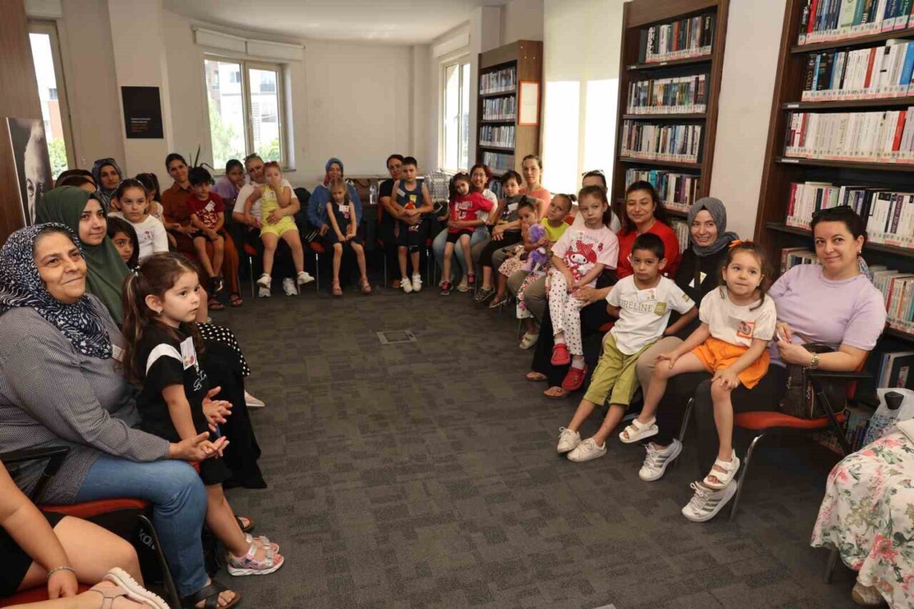 Nilüfer Belediyesi, "Biz Bu Yaz Kütüphanedeyiz" projesiyle 6 mahallede anne