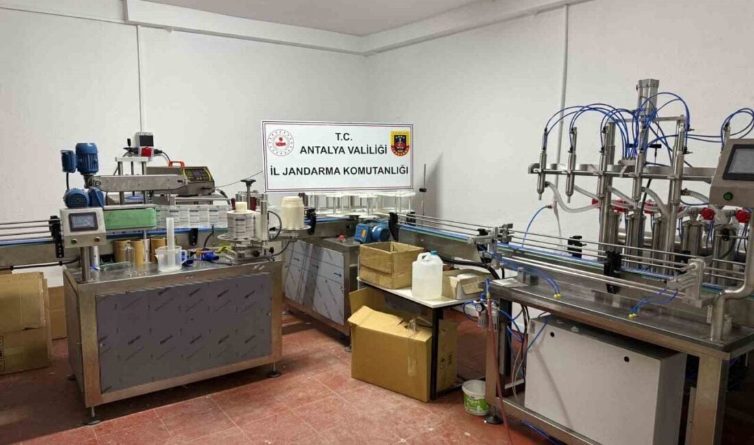 Antalya'da jandarma, 15 günde düzenlediği operasyonda toplam 46 bin litre