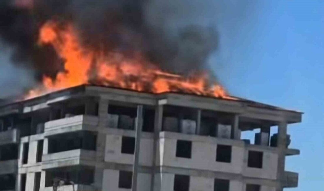 Gaziantep’in Araban ilçesindeki inşaat halindeki 5 katlı apartmanın çatısında çıkan