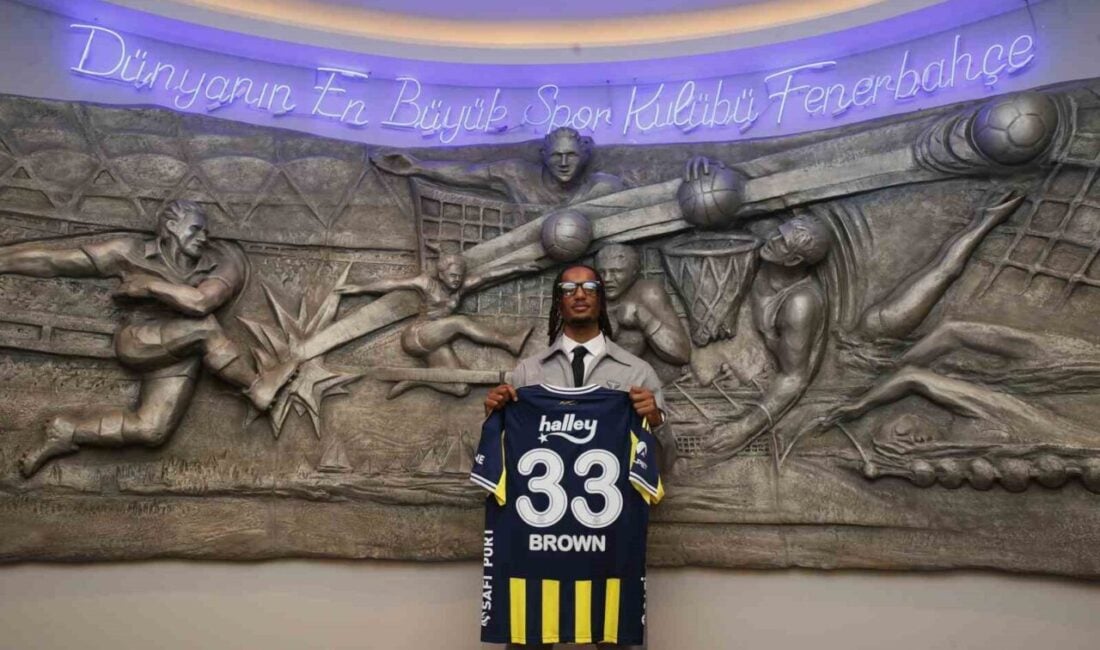 Fenerbahçe, Gent'ten 23 yaşındaki İngiliz sol bek Archie Brown ile