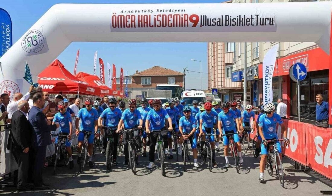 Arnavutköy'de, Şehit Ömer Halisdemir anısına düzenlenen 9. bisiklet turu başladı.