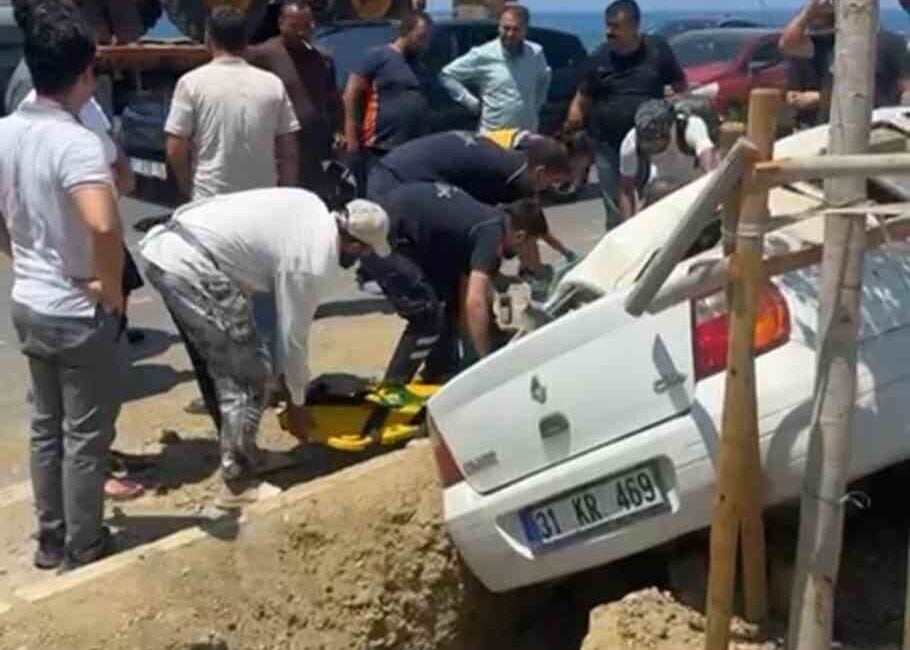 Hatay’ın Arsuz ilçesinde meydana gelen kazada, 31 KR 469 plakalı