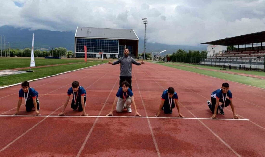 Düzceli sporcular, Bolu'daki Anadolu Yıldızlar Ligi Atletizm müsabakalarında 8 madalya