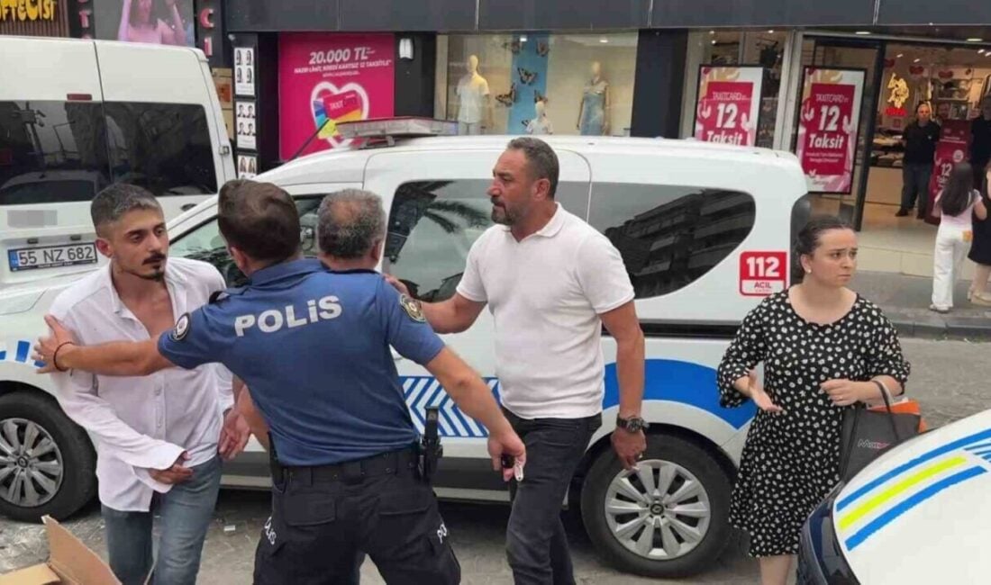 Samsun'un İlkadım ilçesindeki Bulvar Alışveriş Merkezi önünde "Ne bakıyorsun?" tartışması
