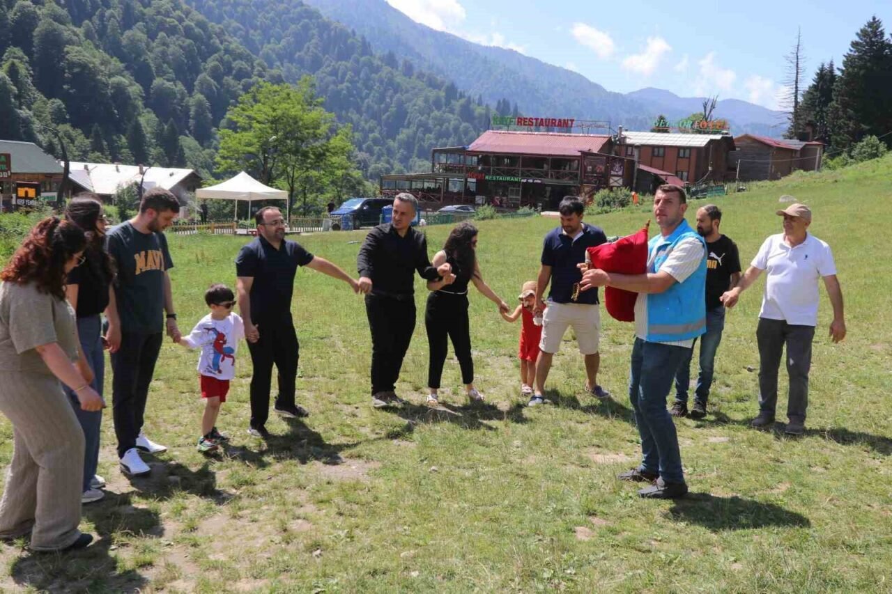 Rize'nin Ayder Yaylası'nda, Sağlık Bakanlığı'nın "İdeal Kilonu Öğren, Sağlıklı Yaşa"