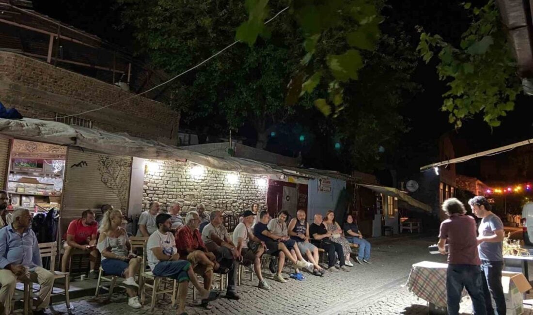 Aydın'da 8 yıldır süren açık hava mezatı, vatandaşların ilgisini çekiyor.