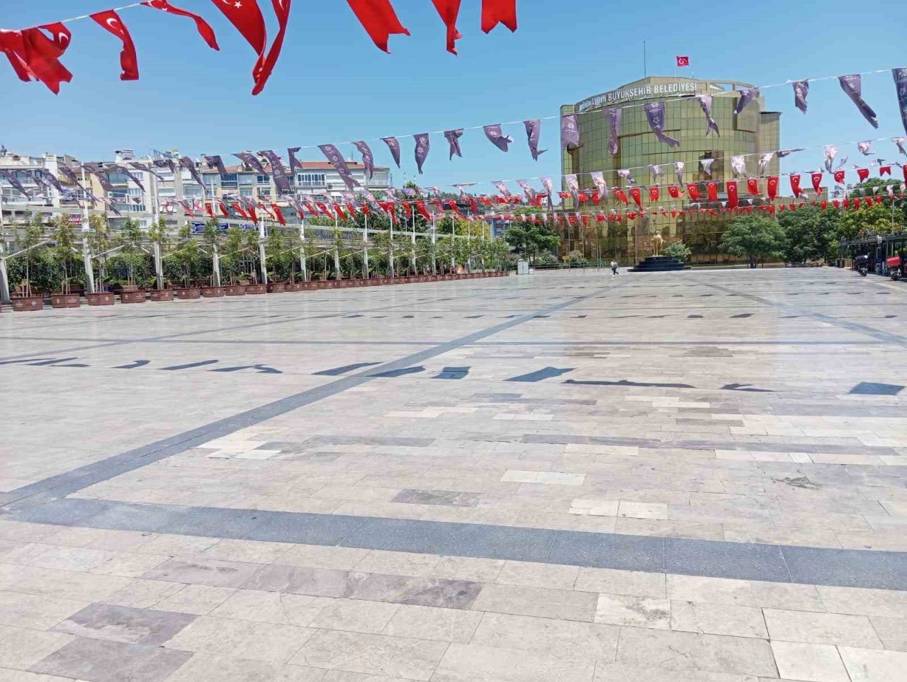 Aydın'da etkili olan sıcak hava dalgası, Meteoroloji 2. Bölge Müdürlüğü'nün