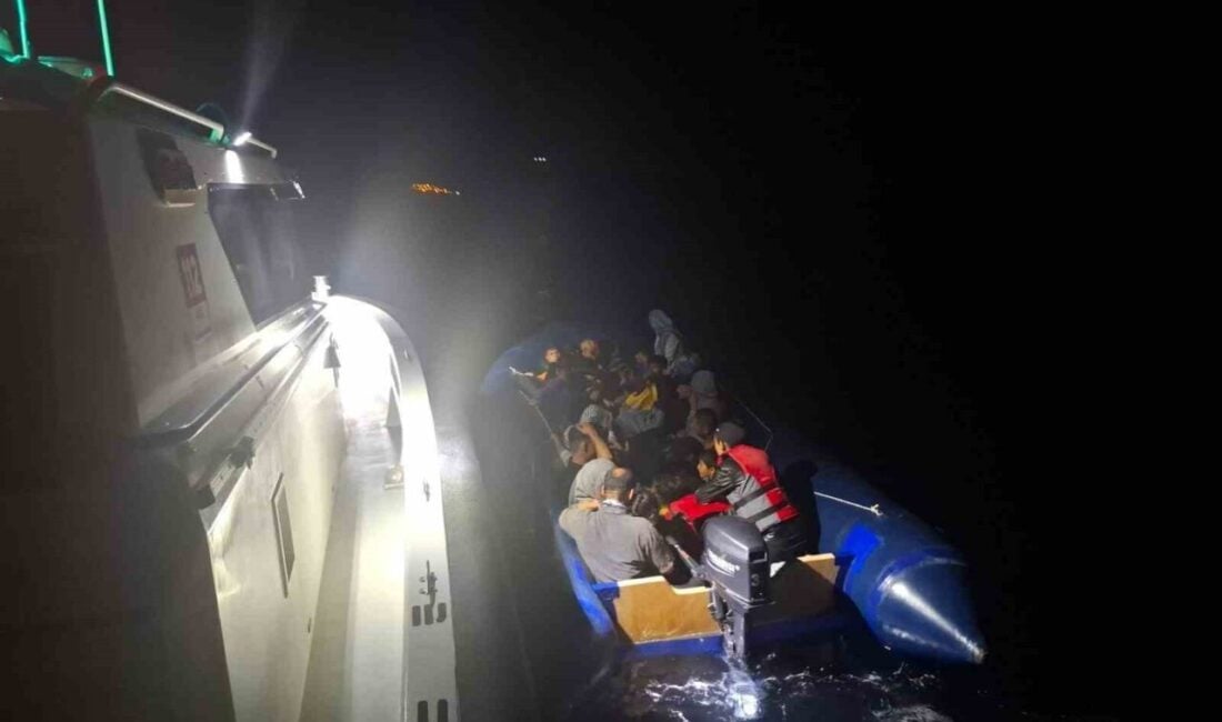 Çanakkale’nin Ayvacık ilçesi açıklarında, Sahil Güvenlik Komutanlığı ekipleri 15 çocuk