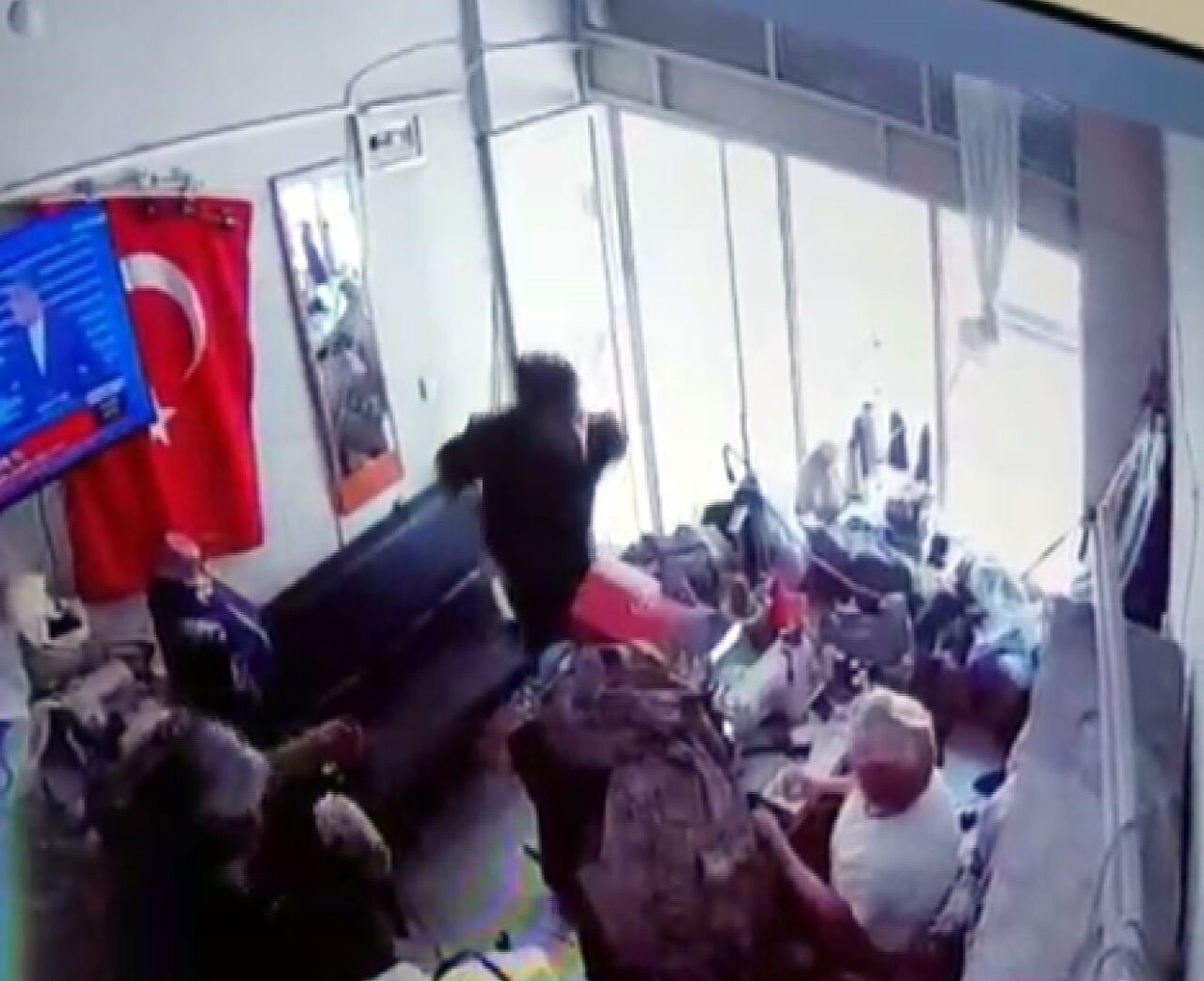 Kayseri Kocasinan'da terzi Serpil Bıçkıcı, iş yerini basarak darp eden