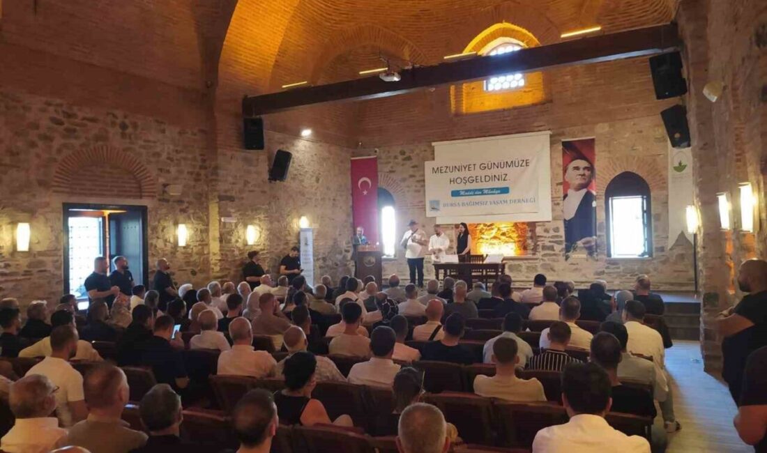 Bağımsız Yaşam Derneği, tedavi süreçlerini tamamlayan bağımlılara yönelik mezuniyet töreni