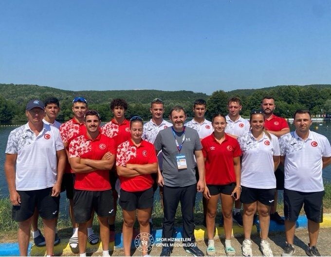 Gençlik ve Spor Bakanı Osman Aşkın Bak, Romanya'daki Durgunsu Kano