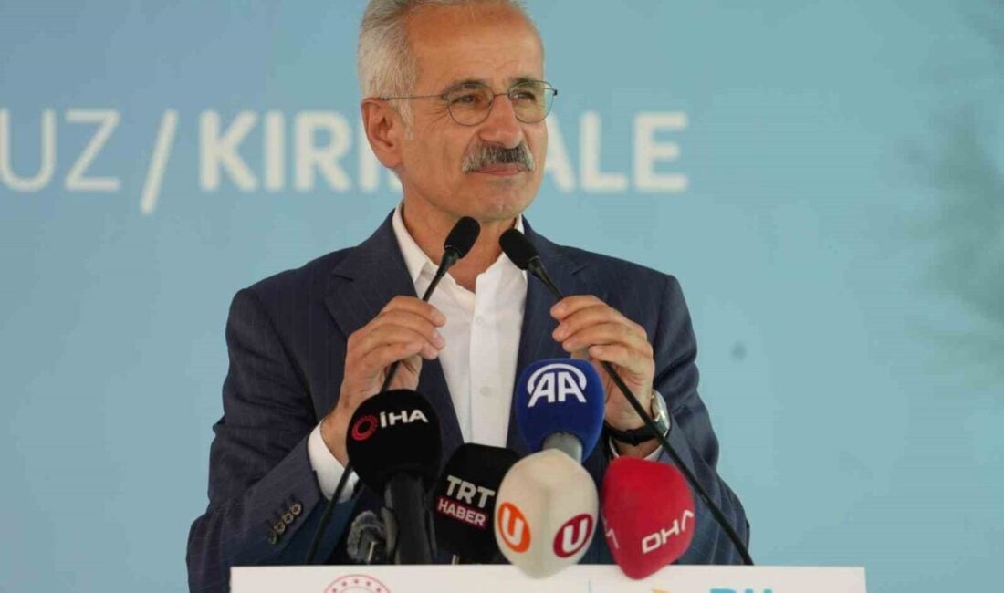Ulaştırma ve Altyapı Bakanı Abdulkadir Uraloğlu, Kırıkkale'deki Postacı Yürüyüş Yarışması