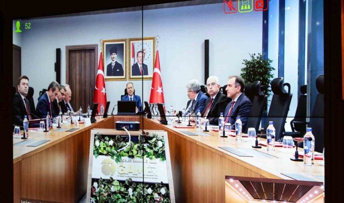 İçişleri Bakanı Ali Yerlikaya, Erzincan'da düzenlenen video konferans toplantısında 81