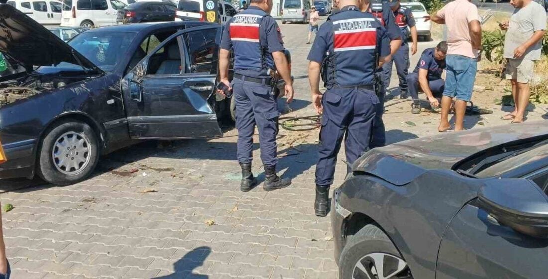 Balıkesir'in Burhaniye, Gömeç ve Edremit ilçelerinde yaşanan dört trafik kazasında