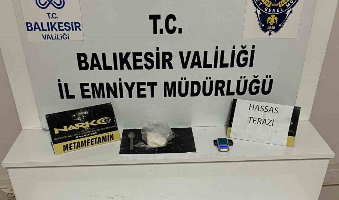 Balıkesir'de narkotik ekiplerinin gerçekleştirdiği denetimlerde, 41 gram metamfetamin ve bir